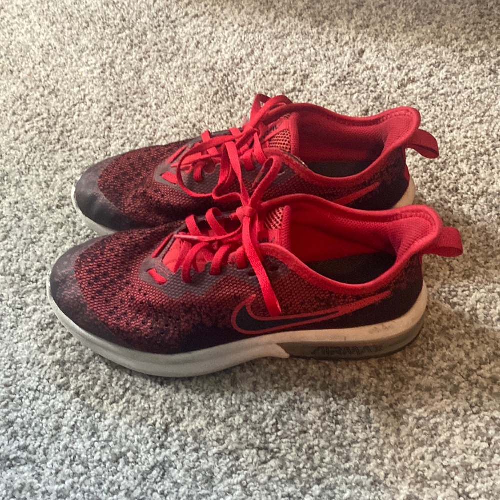 Big Boys Nike Airmax Shoes size 5 1/2